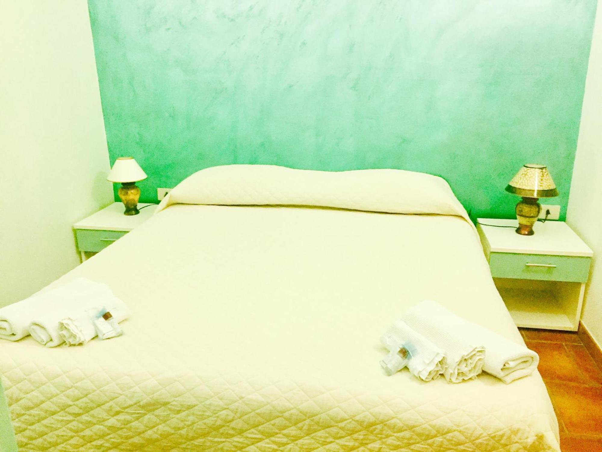 Ambrosia Hostel Alessandria del Carretto Buitenkant foto